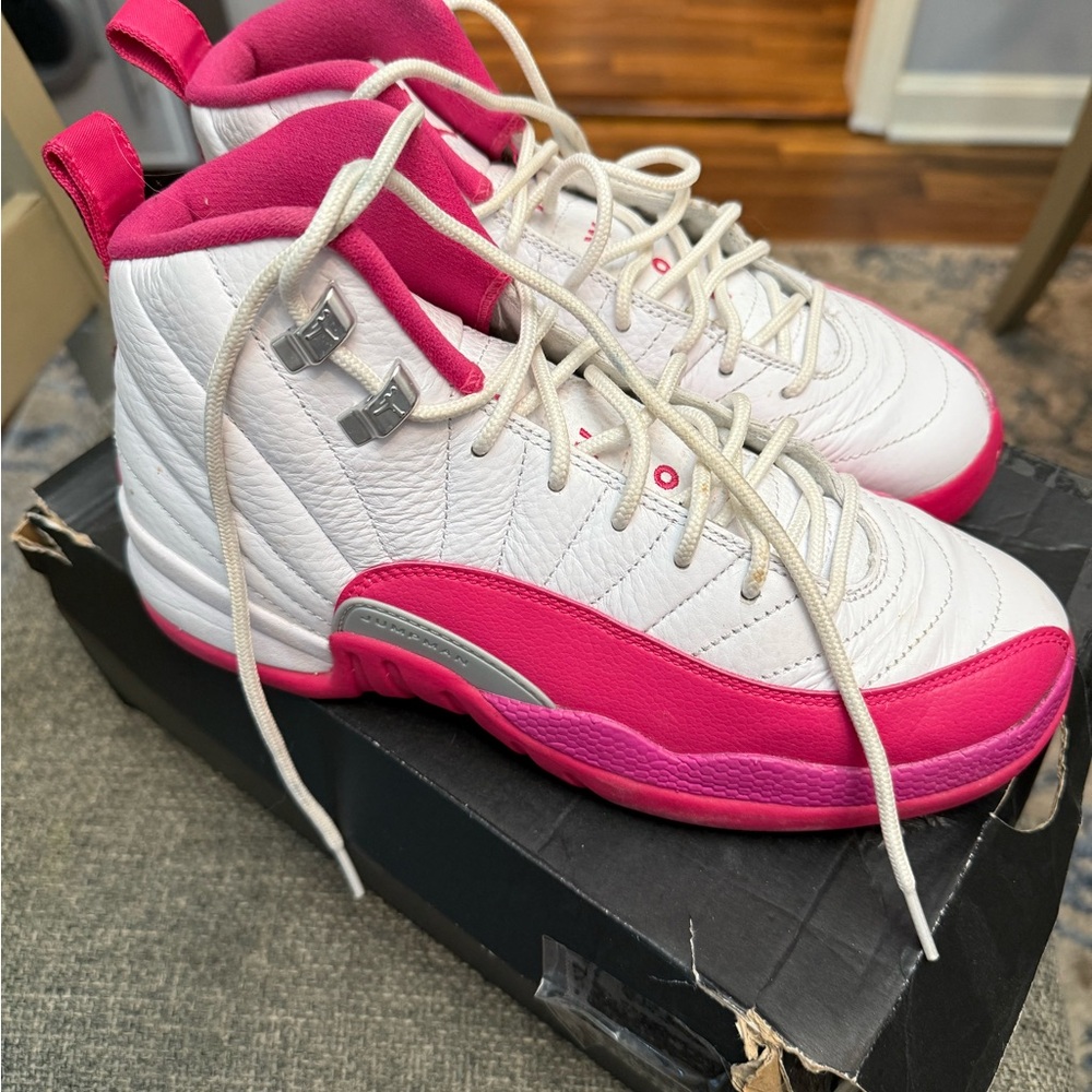 Jordan Kids Sneakers - White and Pink - Picture 4 of 8
